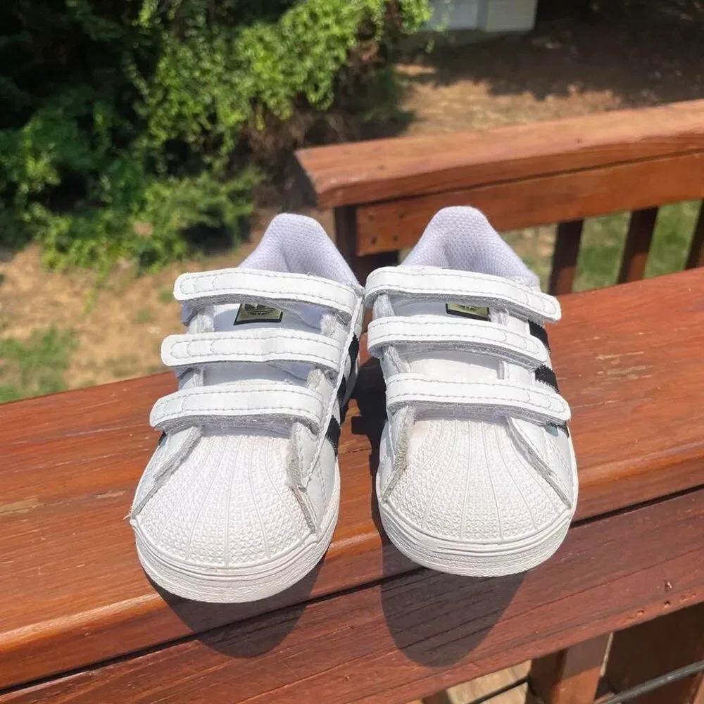 Adidas Originals Superstar Youth 7.5 White and Black Easy On Sneakers